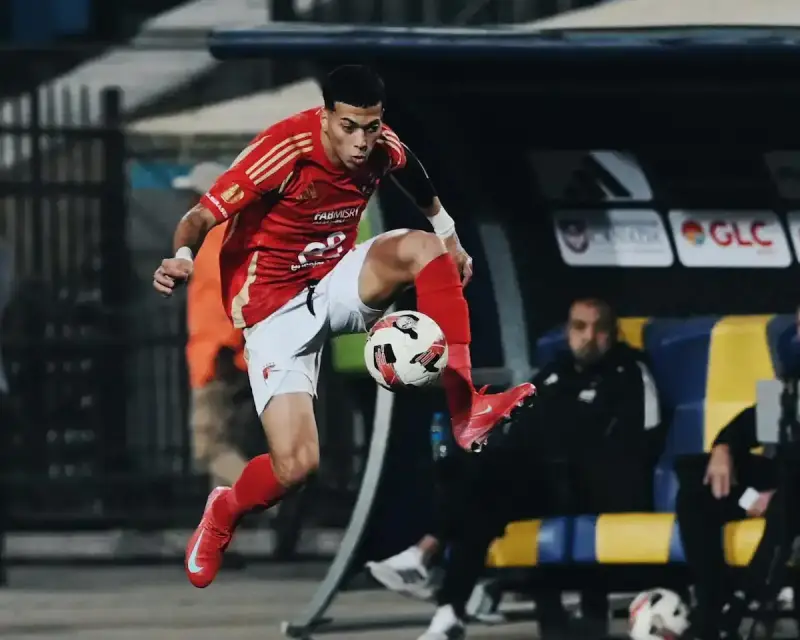 إمام عاشور لاعب الأهلي المصري