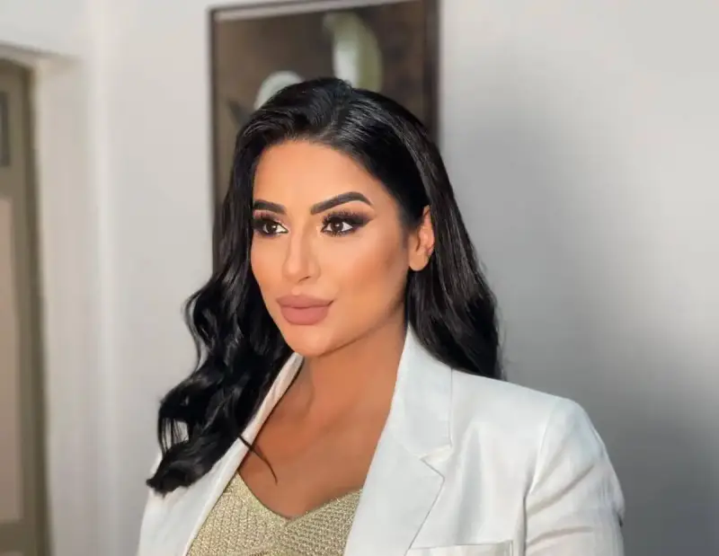 جوري بكر ويسرا اللوزي
