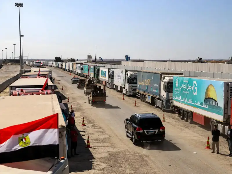 معبر رفح بين مصر