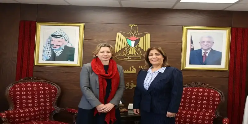 وزيرة شؤون المرأة مع ممثلة حكومة أستراليا