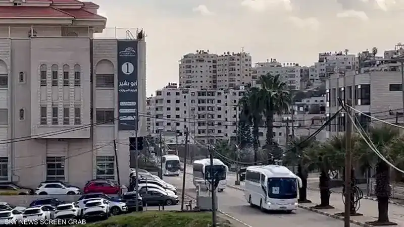 حافلة تحمل اسرى فلسطينيين