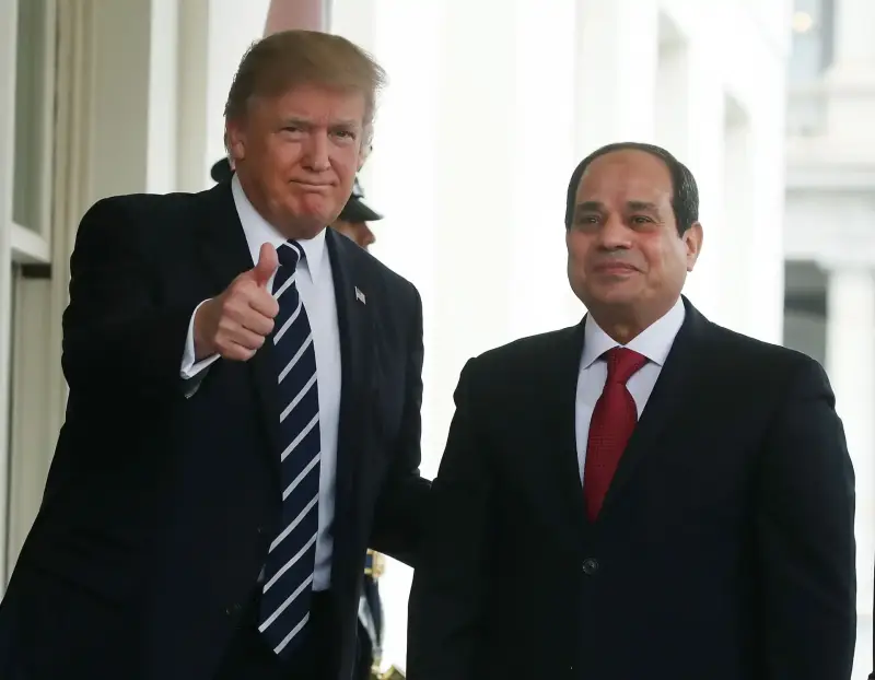 السيسي يدعو ترامب لزيارة مصر