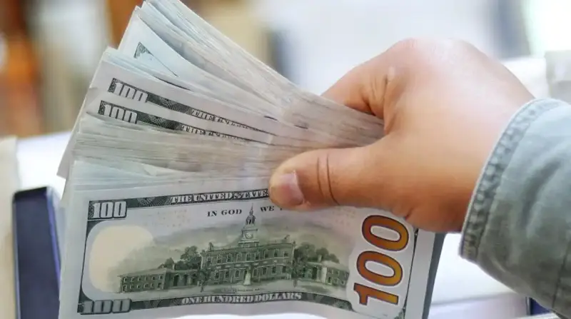 سعر الدينار العراقي أمام الدولار