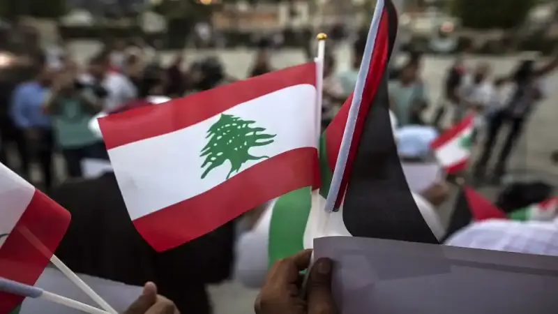 علم لبنان