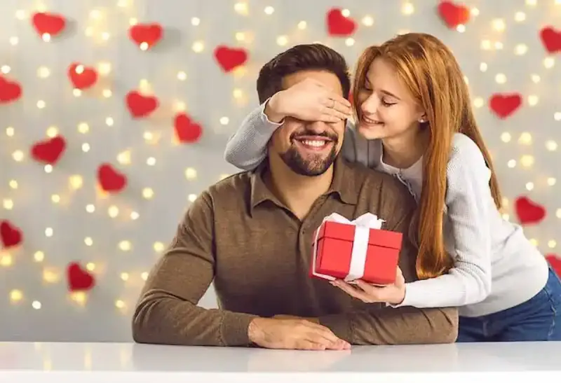 عيد الحب مع حبيبي أجمل إحساس في الكون.. والفوضى الجميلة في حياتي