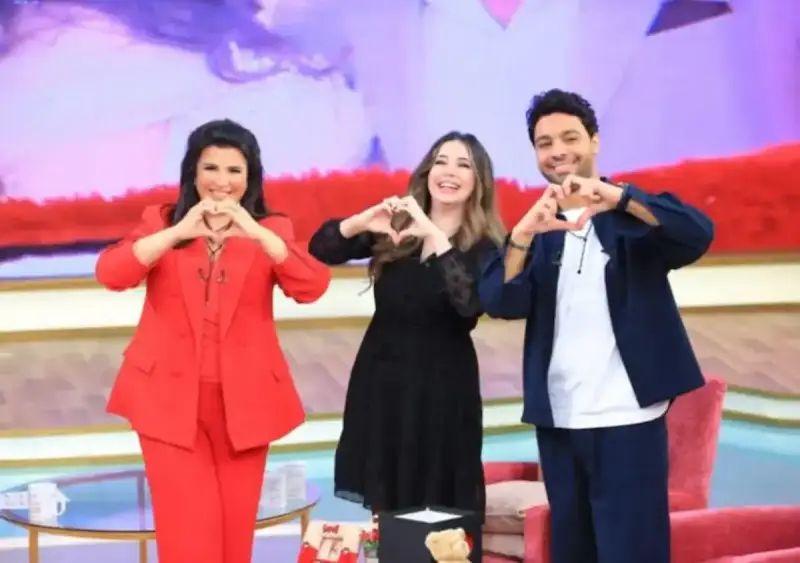 احمد جمال وفرح الموجي مع منى الشاذلي