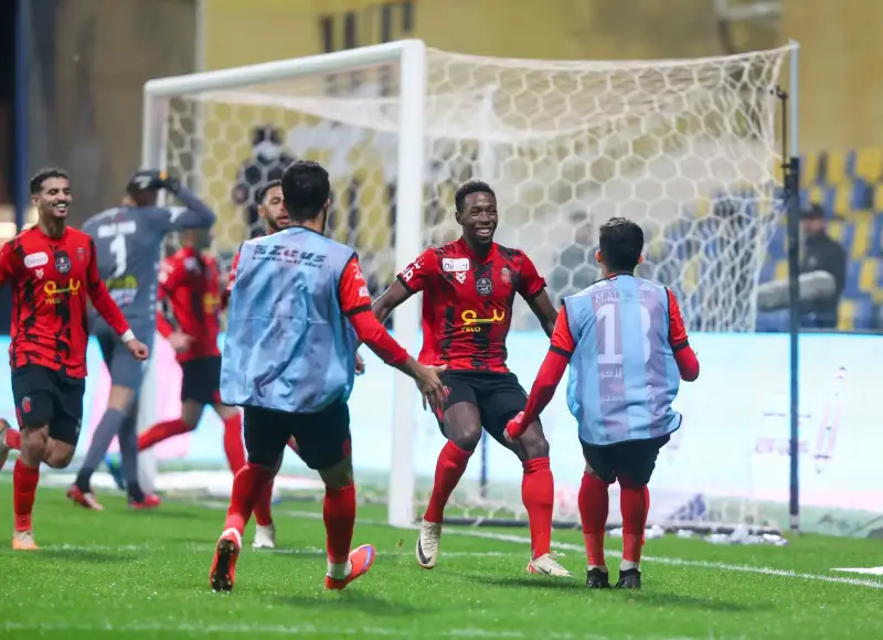 الرياض ضد الرائد