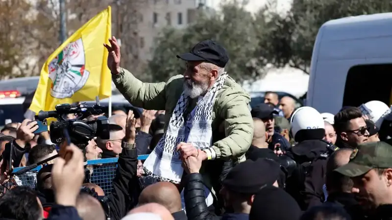 الإفراج عن الأسرى الفلسطينيين