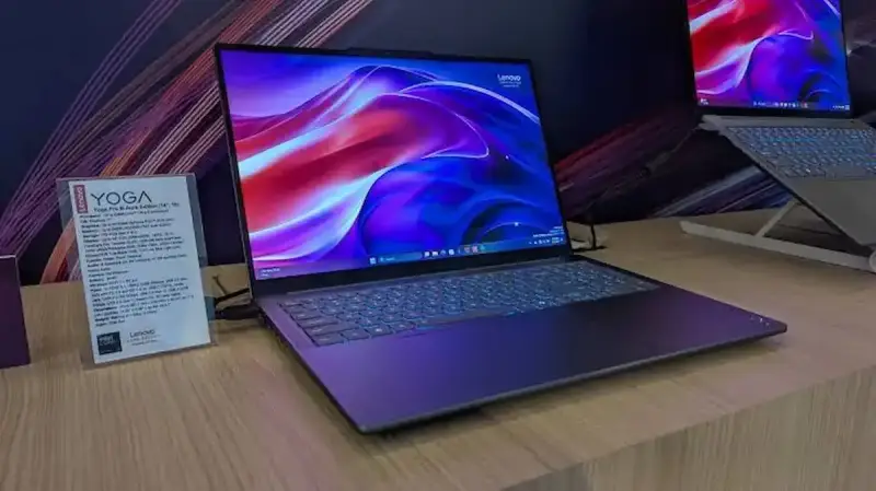Yoga Pro 7i Aura Edition