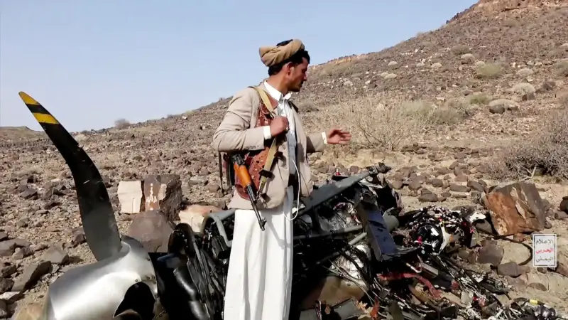 عنصر من جماعة الحوثي