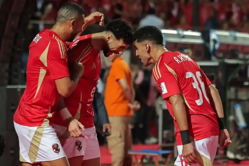 الأهلي ضد طلائع الجيش