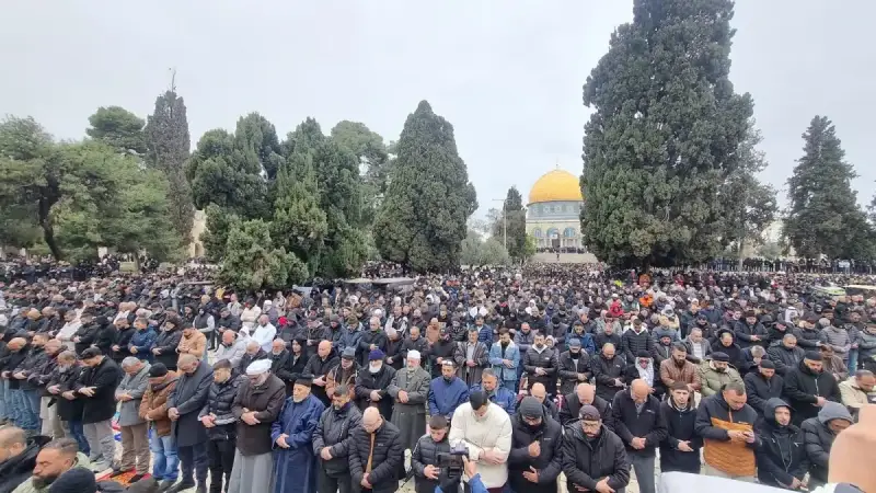 صلاة الجمعة بالمسجد الأقصى