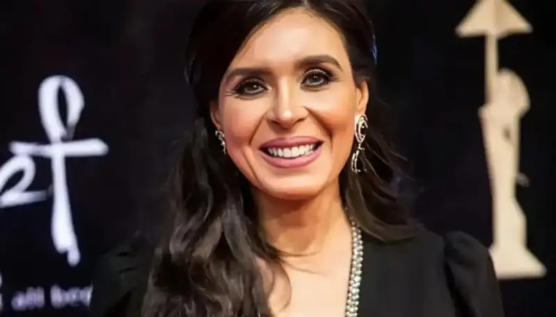 دينا مع حسن عسيري
