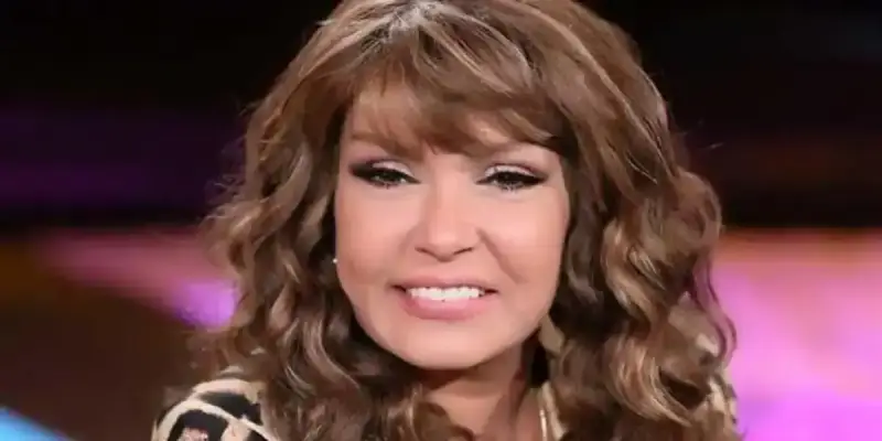 الفنانة لوسي
