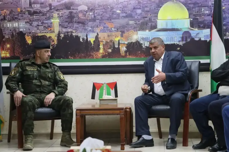 قائد قوات الأمن الوطني الفلسطيني ومحافظ طوباس