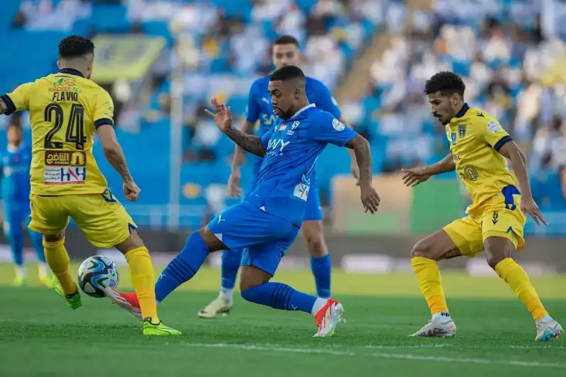 التعاون ضد الهلال
