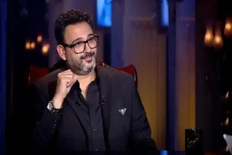 أكرم حسني