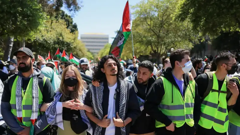 احتجاجات جامعة كاليفورنيا