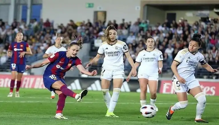 نادي برشلونة للسيدات ضد ريال مدريد للسيدات