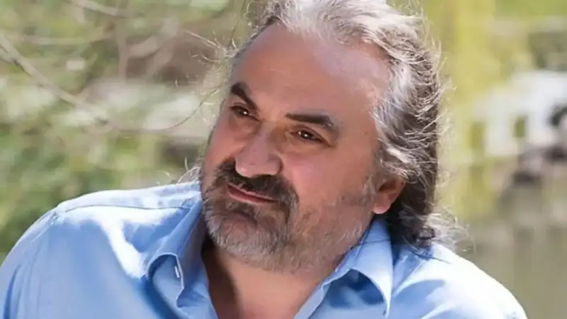 وفاة الموسيقي التركي فولكان كوناك