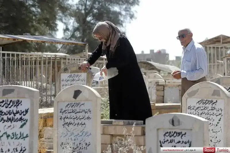 حكم زيارة المقابر يوم العيد