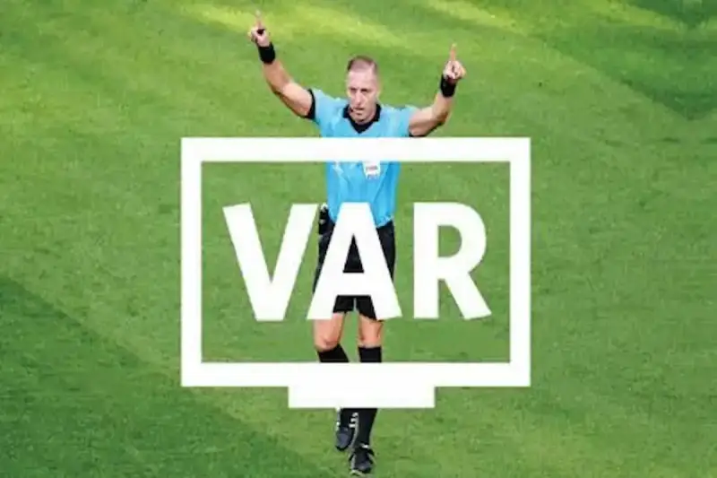 تفاصيل أزمة حكم VAR