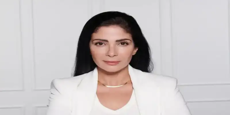 منى زكي