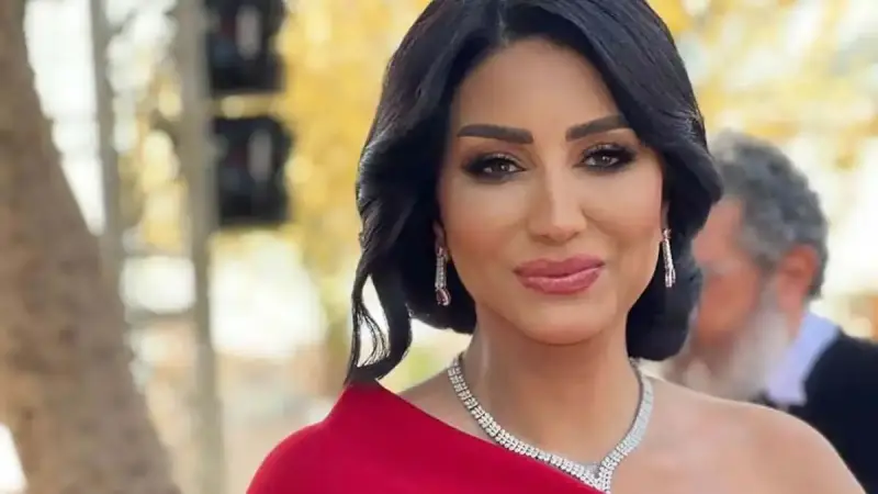 وفاء عامر