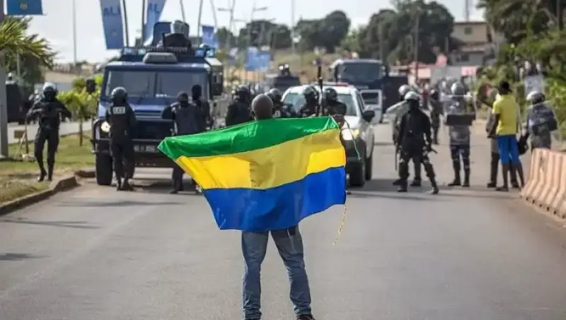 الجابون