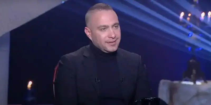 المطرب المصري حسام حبيب
