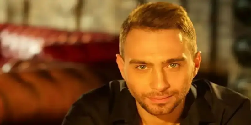 الفنان المصري حسام حبيب