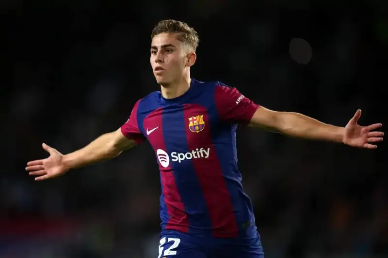 فيرمين لوبيز لاعب برشلونة
