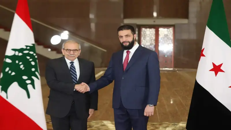 الرئيس السوري أحمد الشرع مع رئيس الوزراء اللبناني نواف سلام