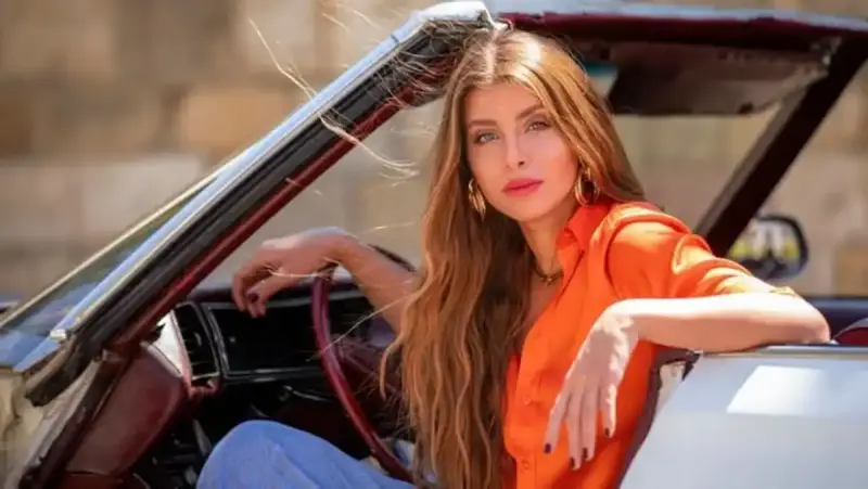 الفنانة السورية نور علي
