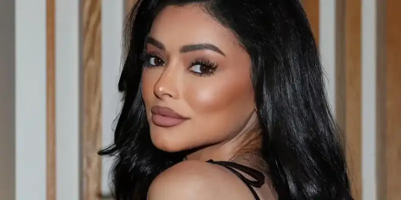 الممثلة الكويتية شوق الهادي