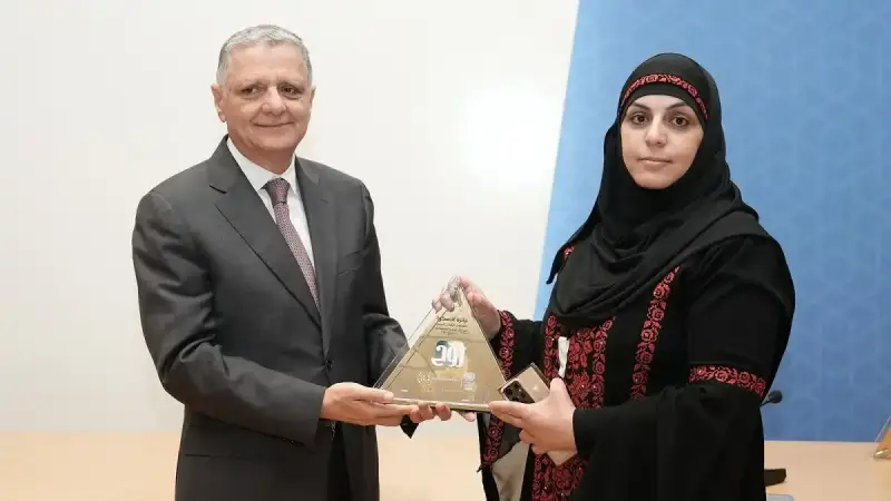 الإعلامية سمية أبو رموز تتسلم جائزة الإسكوا للمحتوى الرقمي