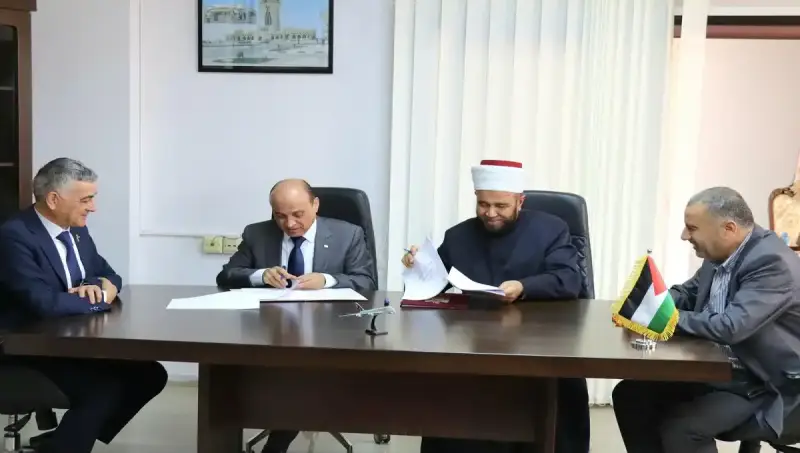 وزير الأوقاف الفلسطيني ووزير النقل