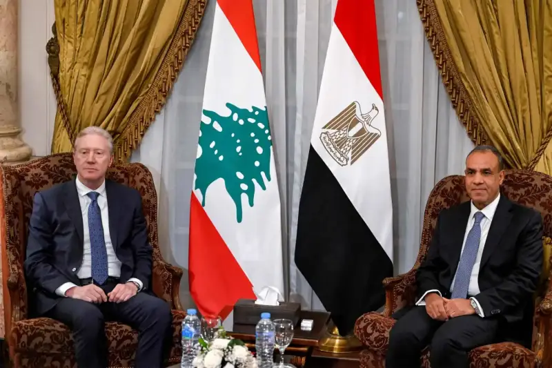 وزير الخارجية المصري بدر عبد العاطي ونظيره اللبناني يوسف رجي