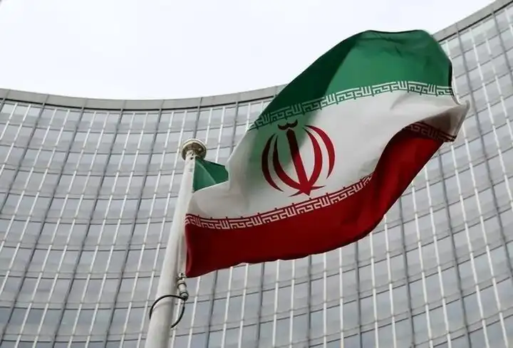 علم دولة إيران