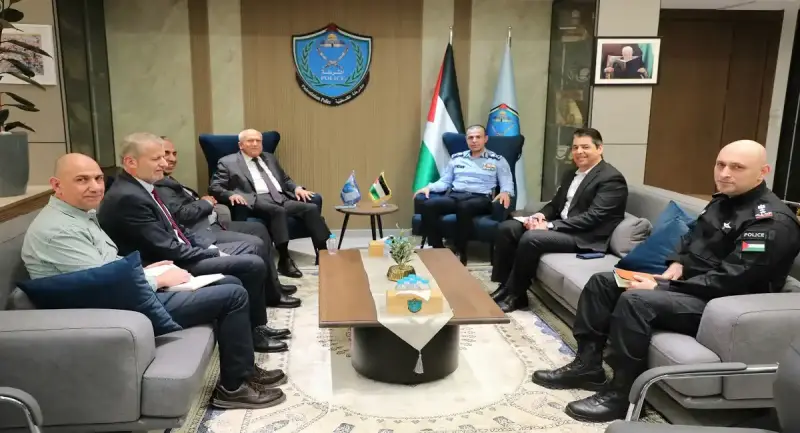 لقاء مدير شرطة فلسطين بوزير الاقتصاد الفلسطيني