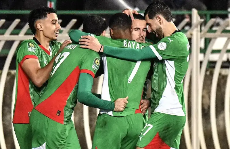 مولودية الجزائر ضد مولودية البيض