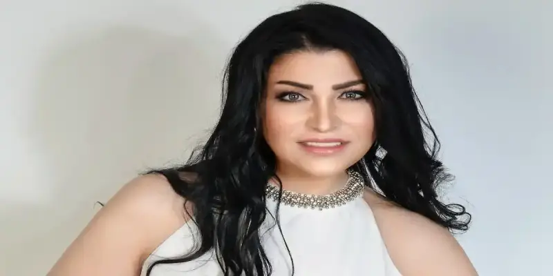 مصممة الأزياء والمذيعة المصرية جينا سلطان،