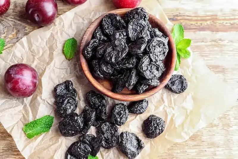 وصفة عصير القراصيا والزبدة للإمساك المزمن