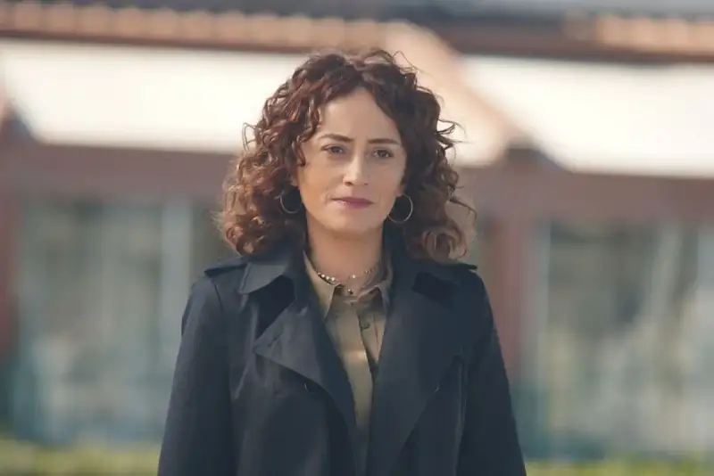 الفنانة التركية إسراء كيزيلدوغان