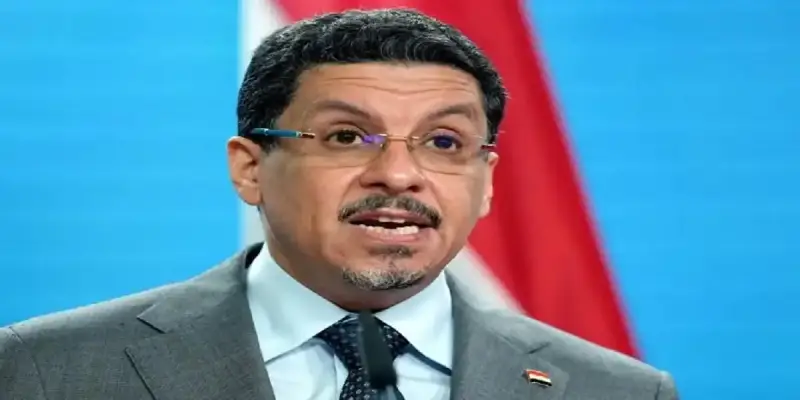 أحمد عوض بن مبارك