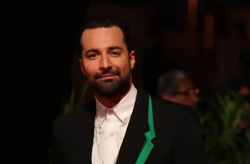 الفنان المصري أحمد حاتم