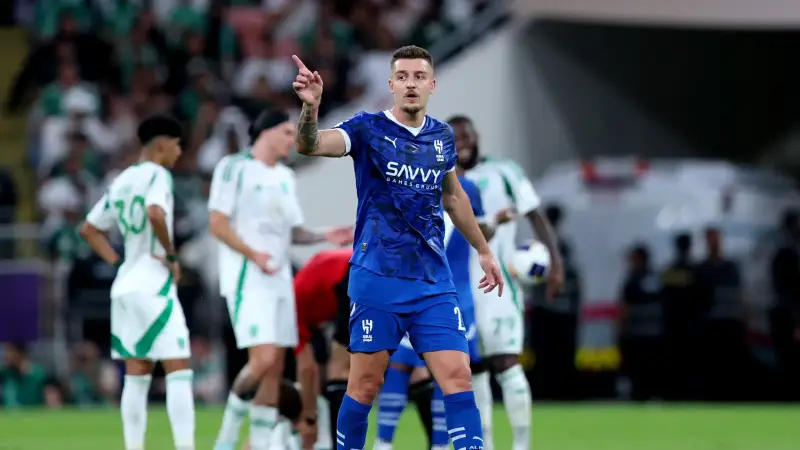 الهلال والرائد
