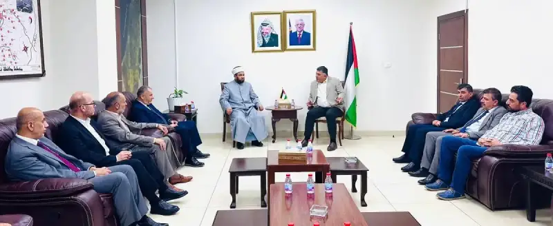 وزير الأوقاف الفلسطيني مع محافظ نابلس