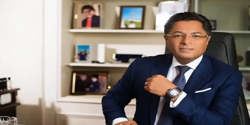 الإعلامي المصري خالد أبو بكر