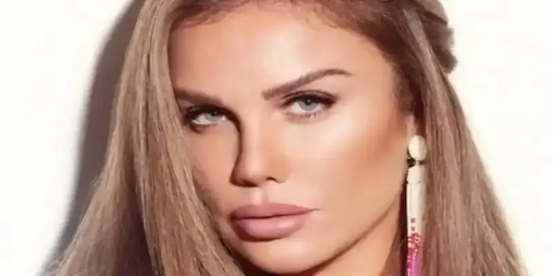 الفنان اللبنانية نيكول سابا